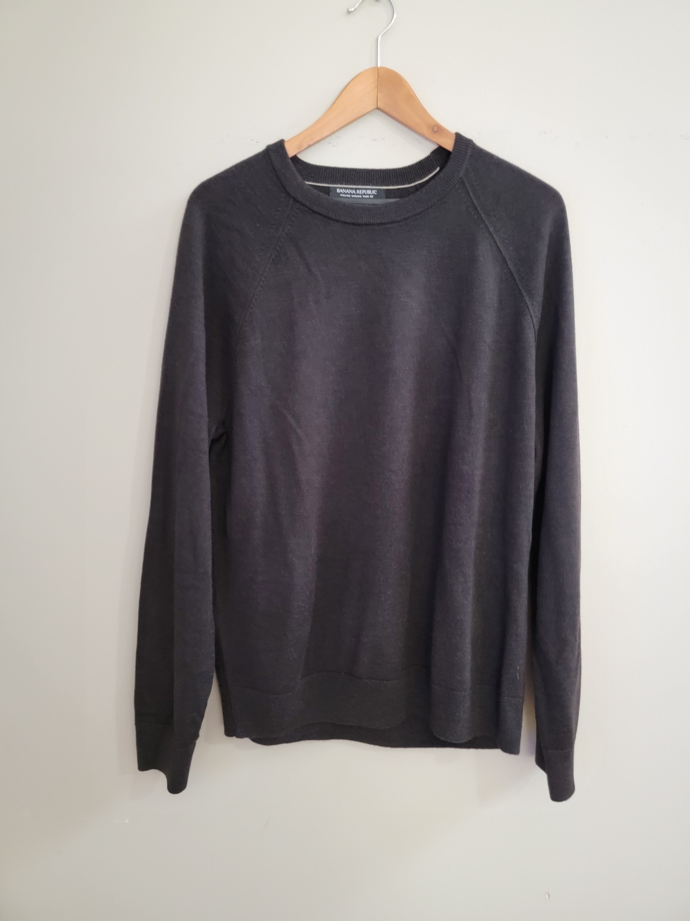 Banana Republic Men’s Charcoal Crewneck Sweater Size L Merino Wool